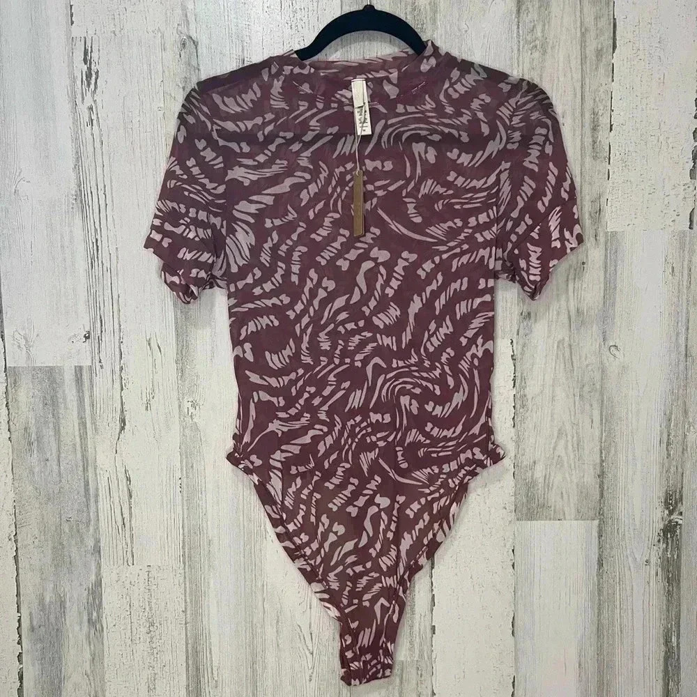 NWT SKIMS SUMMER MESH RASPBERRY‎ SWIRL T SHIRT BODYSUIT SIZE 3X - Picture 3 of 7